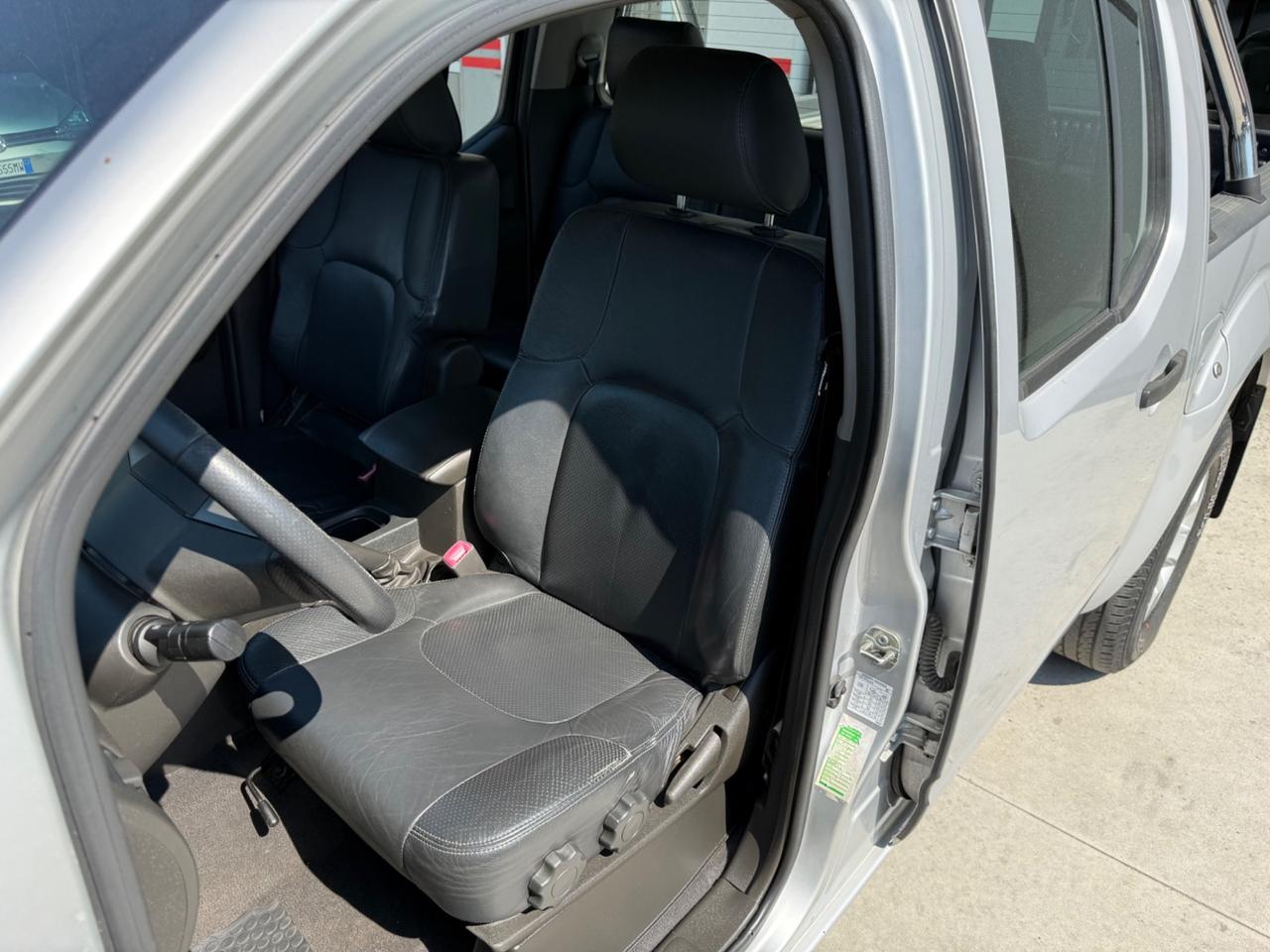 Nissan Navara 2.5 dCi 4 porte Double Cab LE