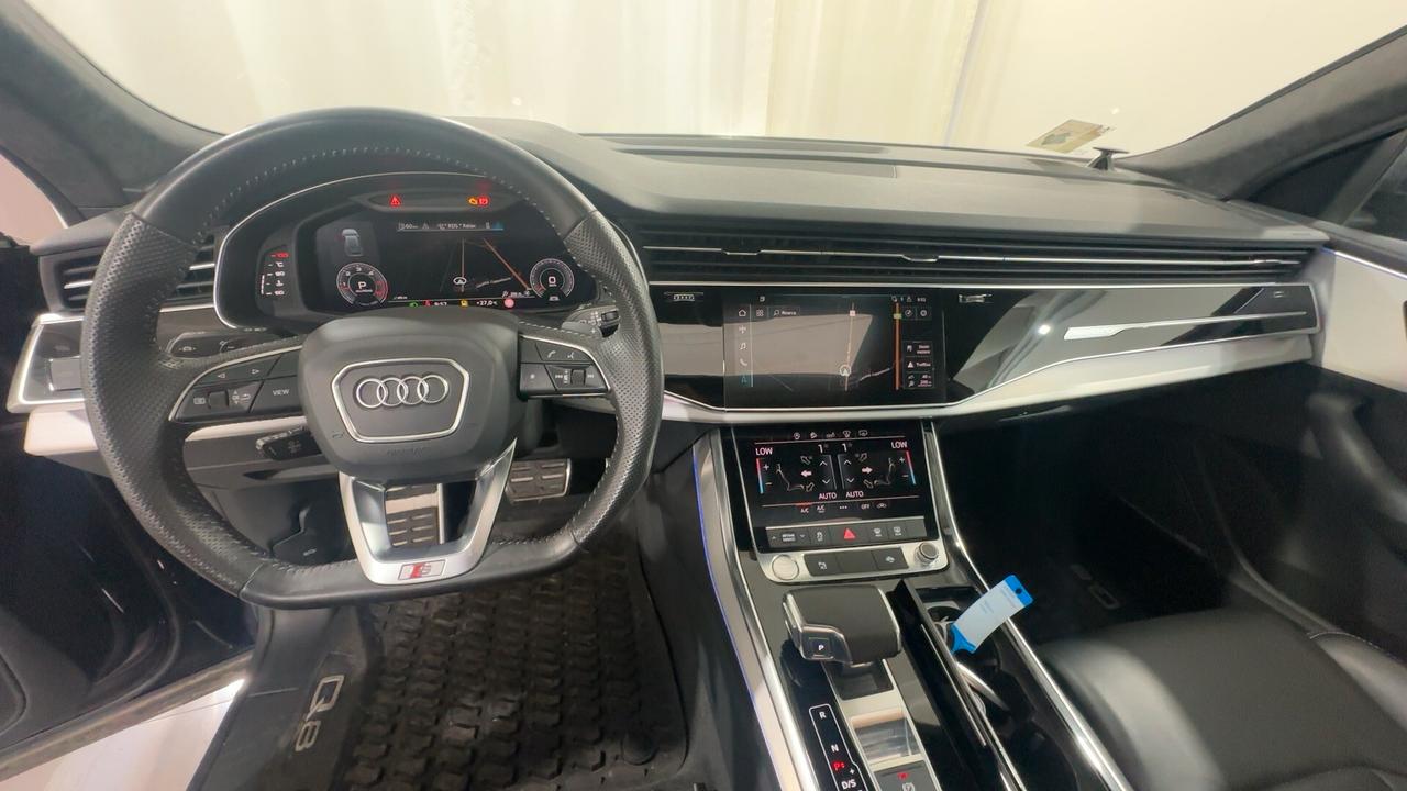 Audi Q8 55 TFSI quattro tiptronic