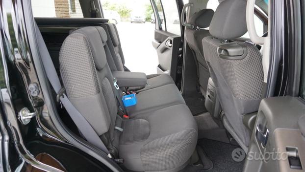 NISSAN Pathfinder 2.5 dCi LE