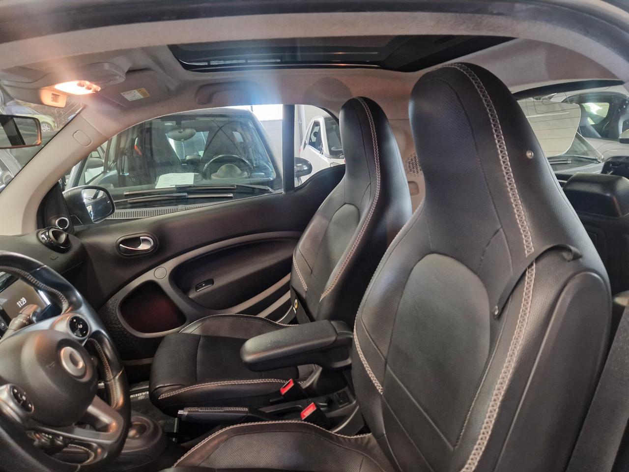 Brabus xclusive total white 77000km garanzia strafull