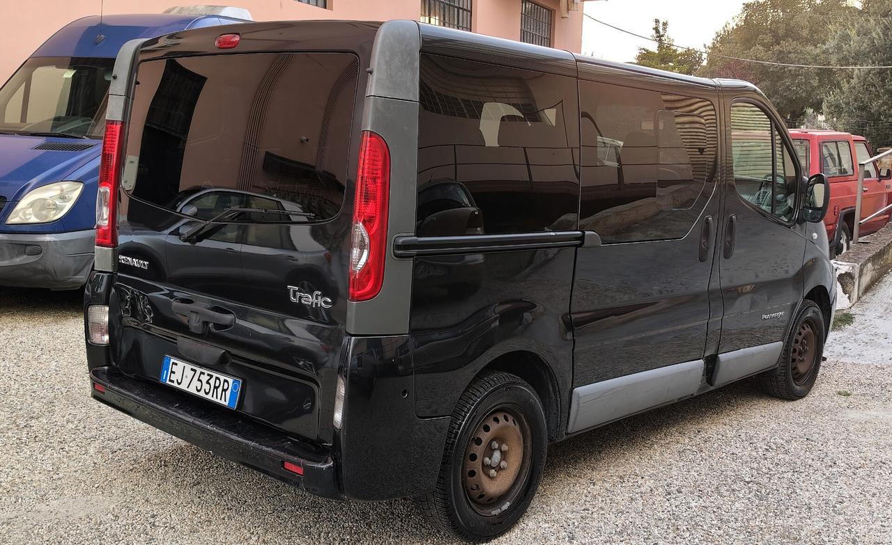 Renault Trafic 2.0 dCi/115 Aut 5 posti-autocarro