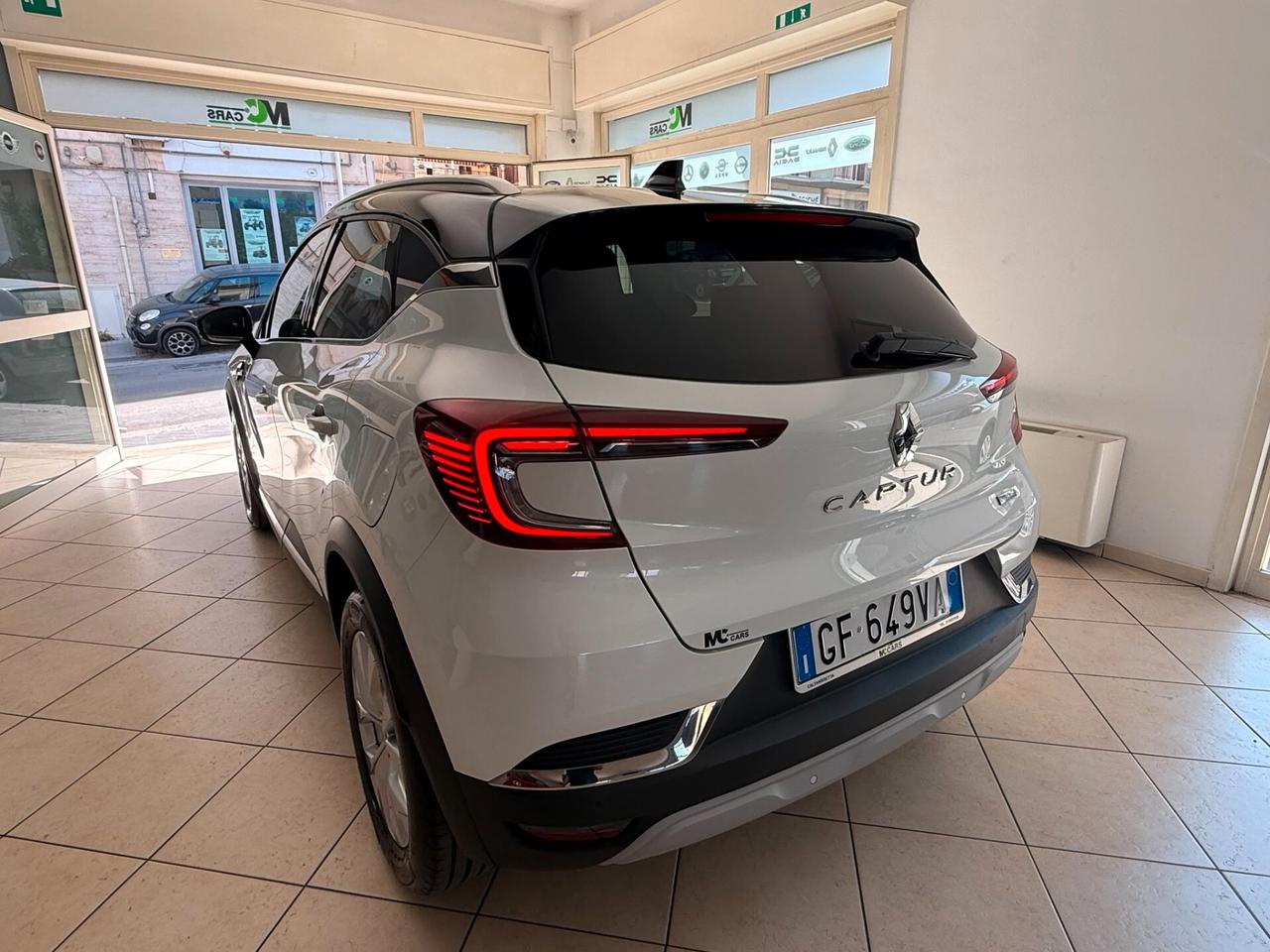 Renault Captur Plug-in Hybrid E-Tech 160 CV Initiale Paris