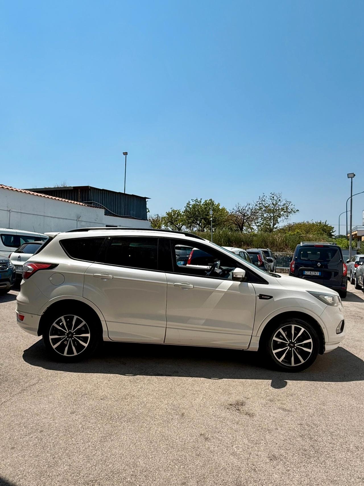 Ford Kuga 1.5 TDCI 120 CV S&S 2WD ST-Line