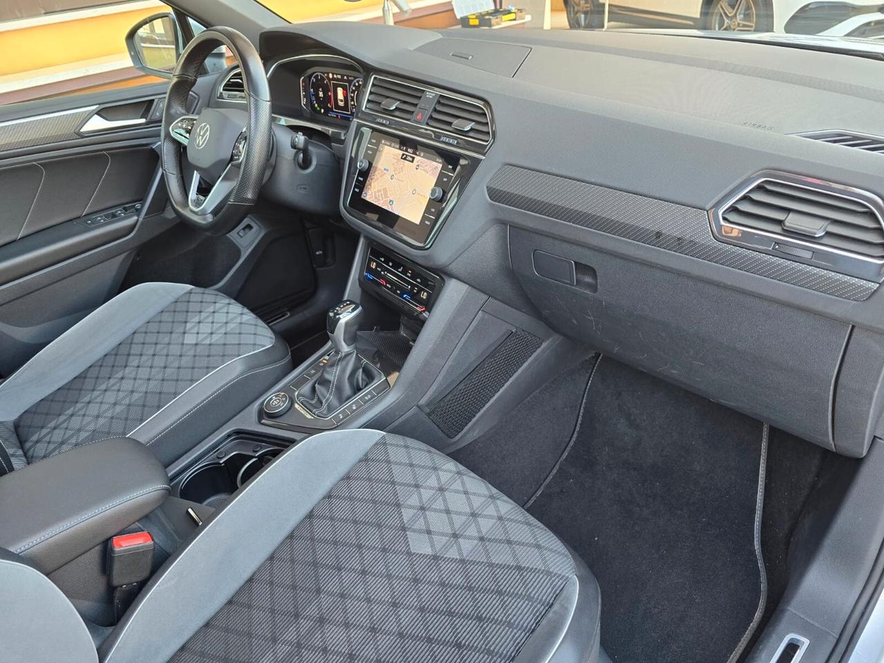 Volkswagen Tiguan 2.0 TDI 200 CV SCR DSG 4MOTION R-Line