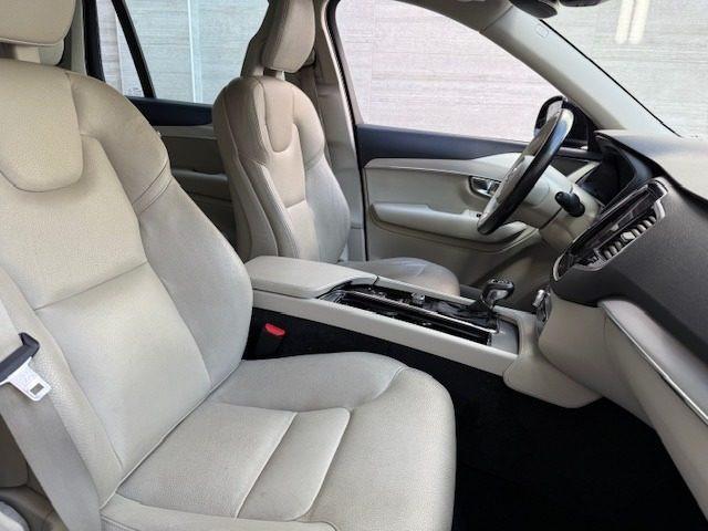 VOLVO XC90 D5 AWD Geartronic 7 posti Momentum