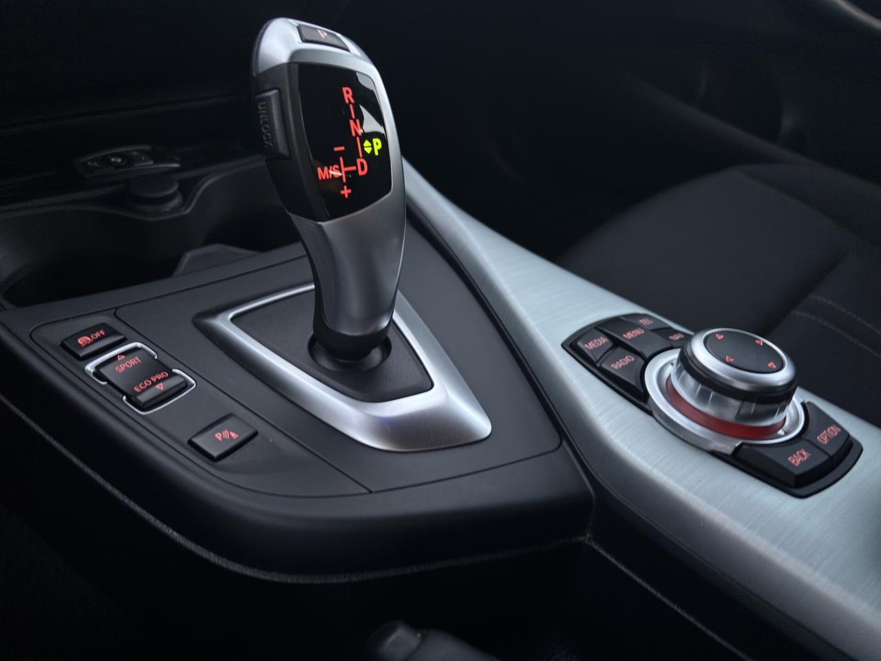 Bmw 116 116d 5p. Urban Steptronic