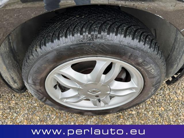 RENAULT Clio 1.2 16V 5 porte