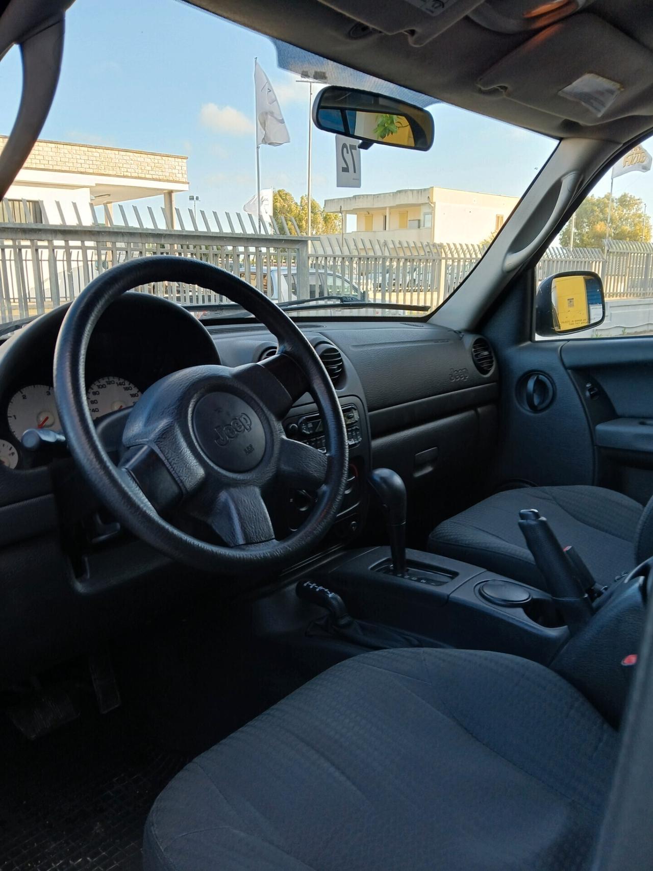 JEEP Cherokee Sport 2.800 CRD 150cv 4WD