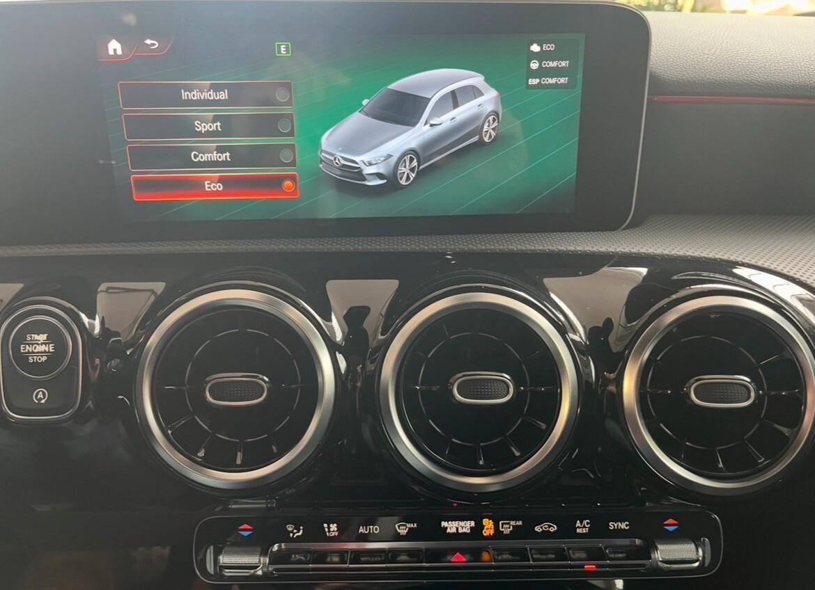 MERCEDES CLASSE A 1.6 TDI 116CV Sport Extra Cambio automatico Navi Cerchi AMG Pelle Alcantara allestimento AMG OK NEOPATENTATI