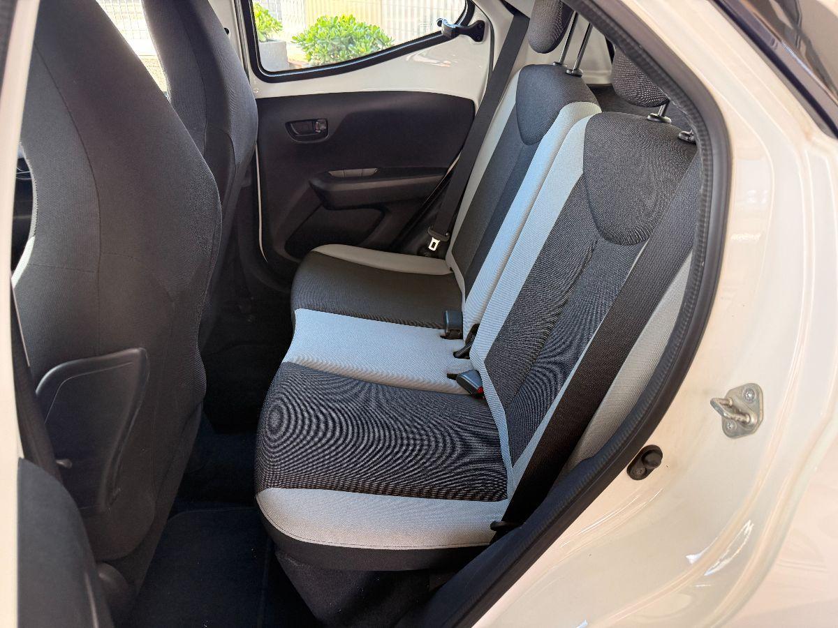 TOYOTA - Aygo 5p 1.0 x-play my15