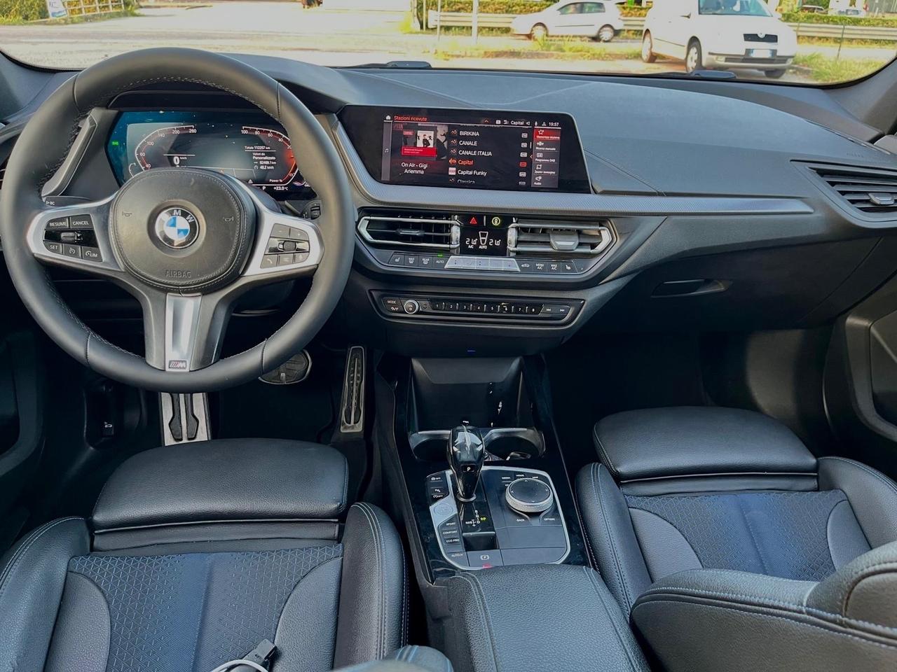 Bmw 118 118d 5p. Msport