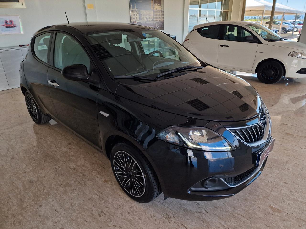 Lancia Ypsilon 1.0 Hybrid Gold 2023