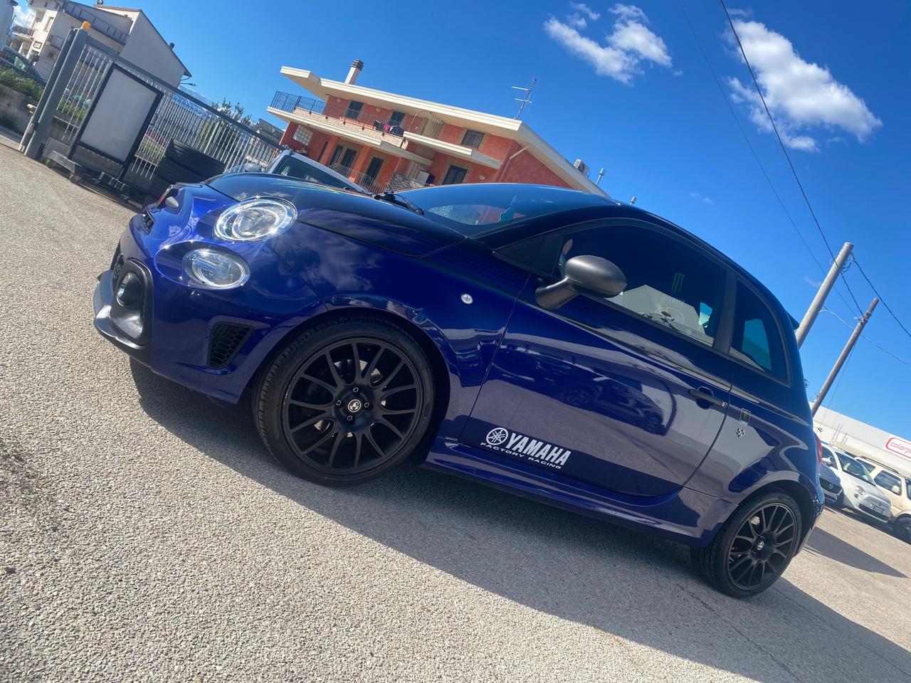 Abarth 595 1.4 Turbo T-Jet 165 CV Monster Energy Yamaha