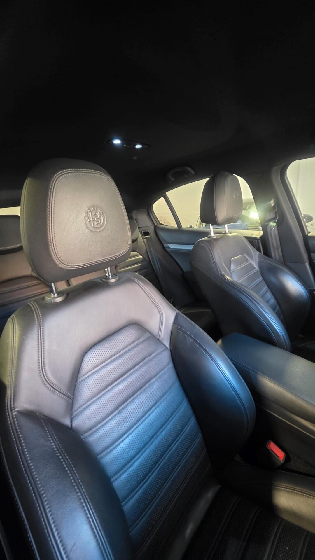 Alfa Romeo Stelvio 2.2 Turbodiesel 210 CV AT8 Q4 Veloce Tì