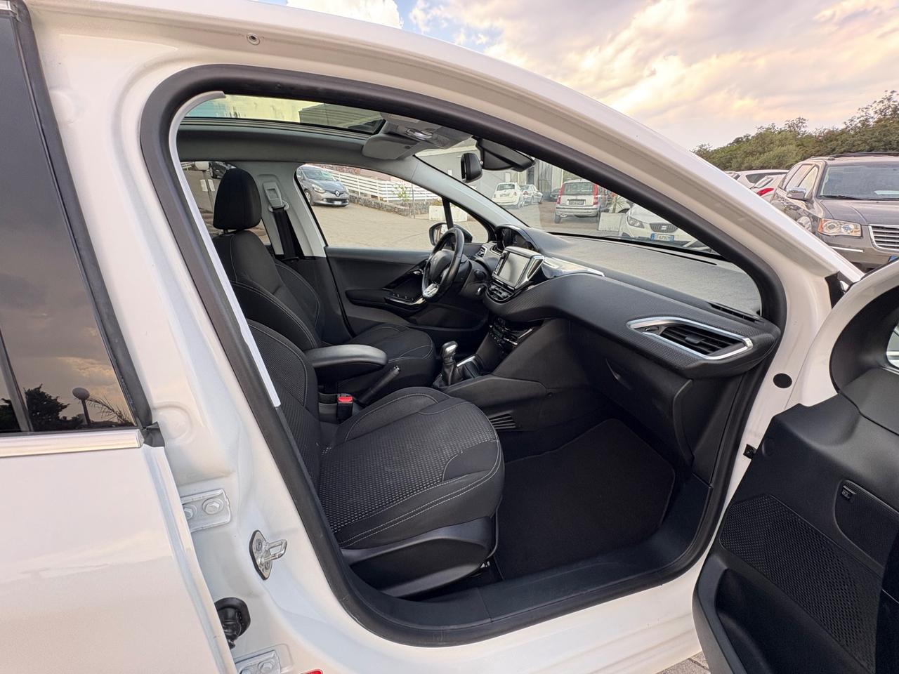 Peugeot 208 PureTech 82 5 porte Allure