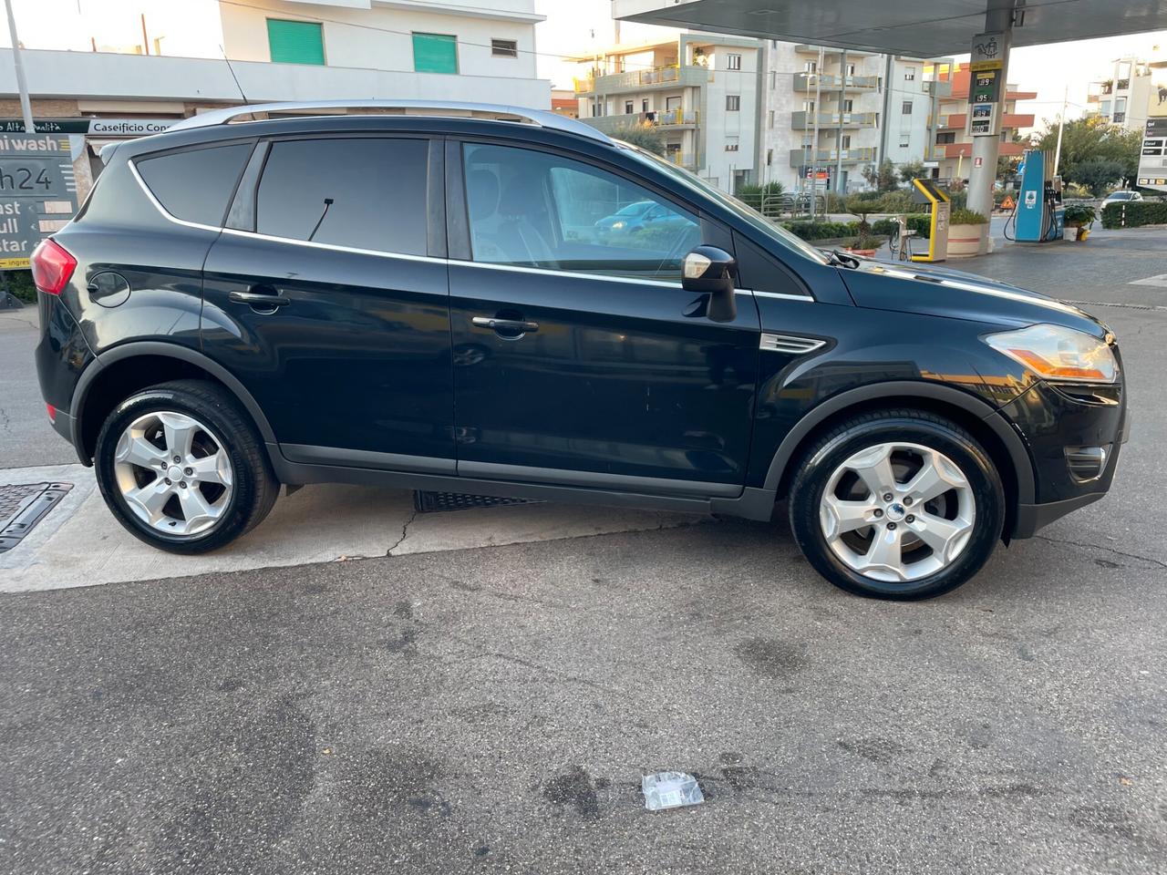 Ford Kuga 2.0 TDCi 136 CV 4WD Titanium DPF FINANZIABILE