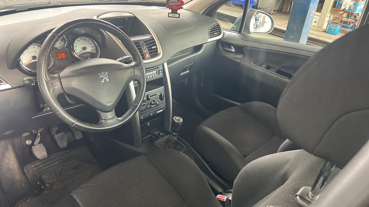 Peugeot 207 1.4 8V 75CV 3p. X Line