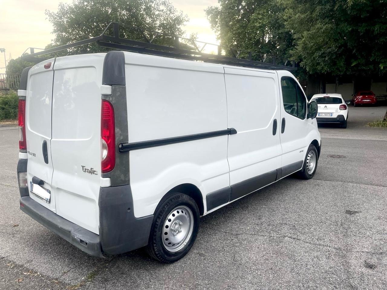 Renault Trafic T27 2.0 Diesel 2009