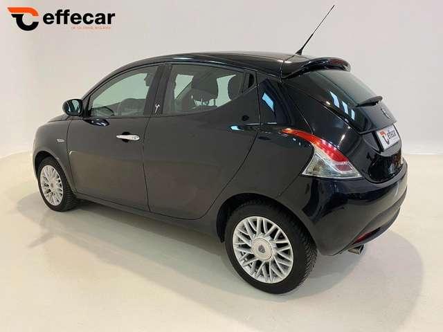 Lancia Ypsilon 1.2 69 CV 5 porte Silver NEOPATENTATI