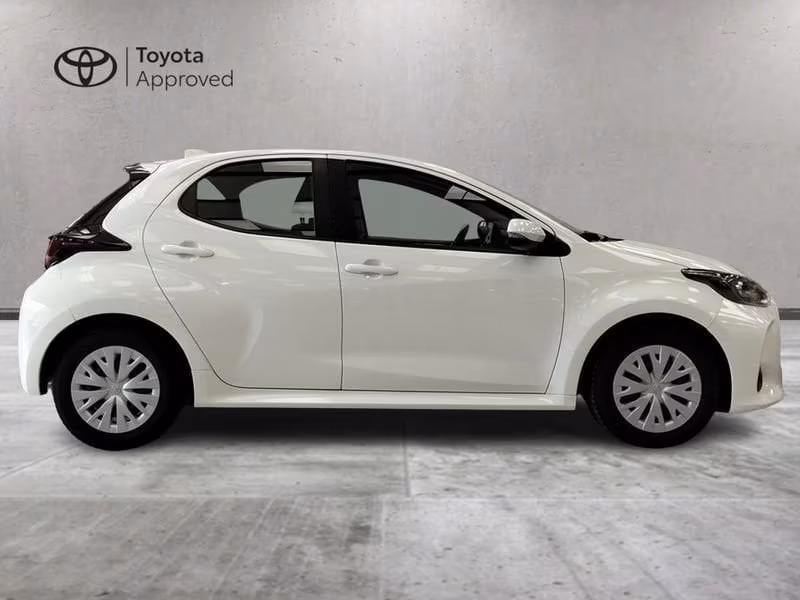 Toyota Yaris Hybrid Active MY22