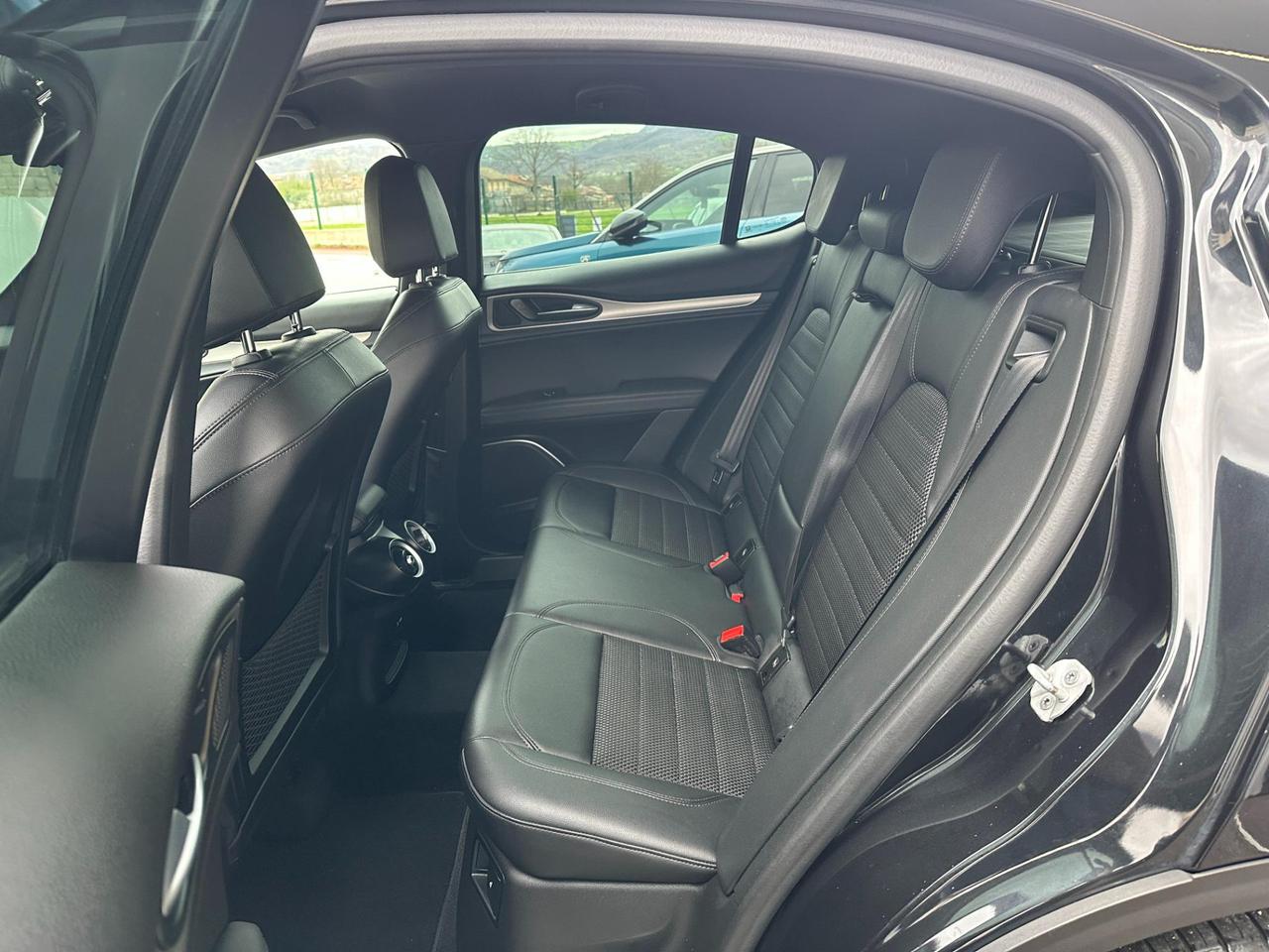 Alfa Romeo Stelvio 2.2 t Sprint Q4 190cv auto