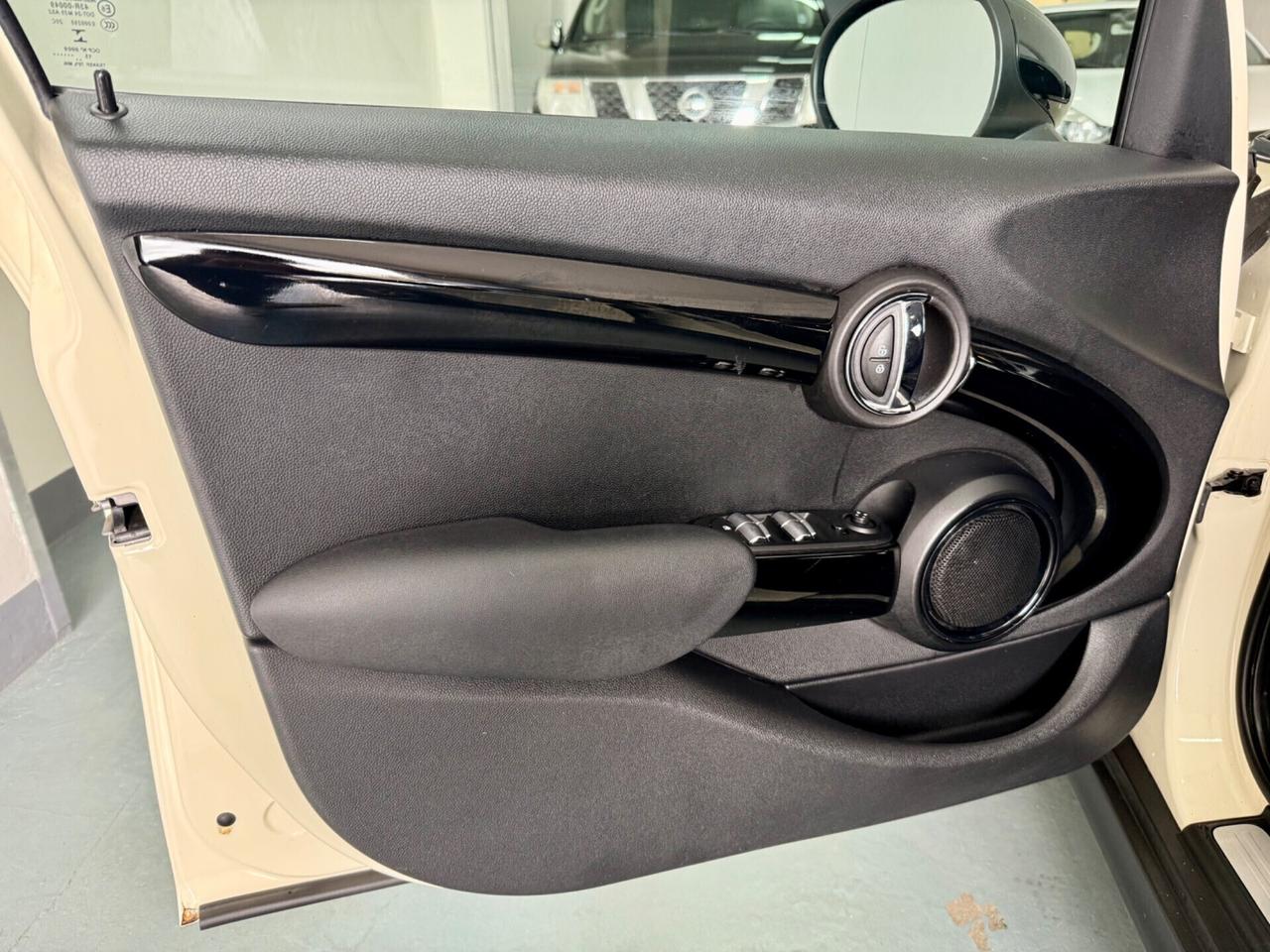 Mini 1.5 Cooper D 5 porte