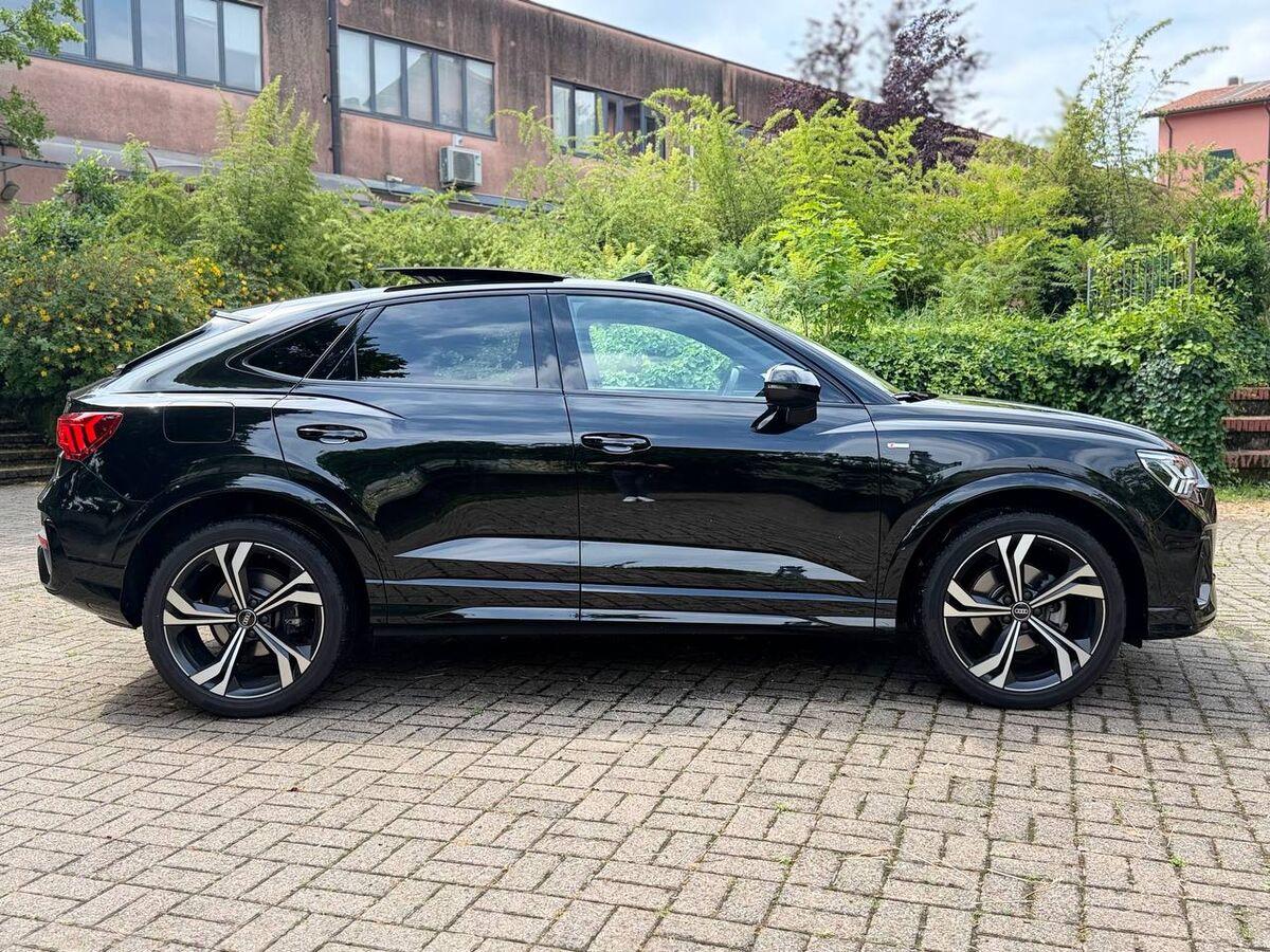 Audi Q3 Sportback 35 1.5 tfsi Identity Black s-tronic