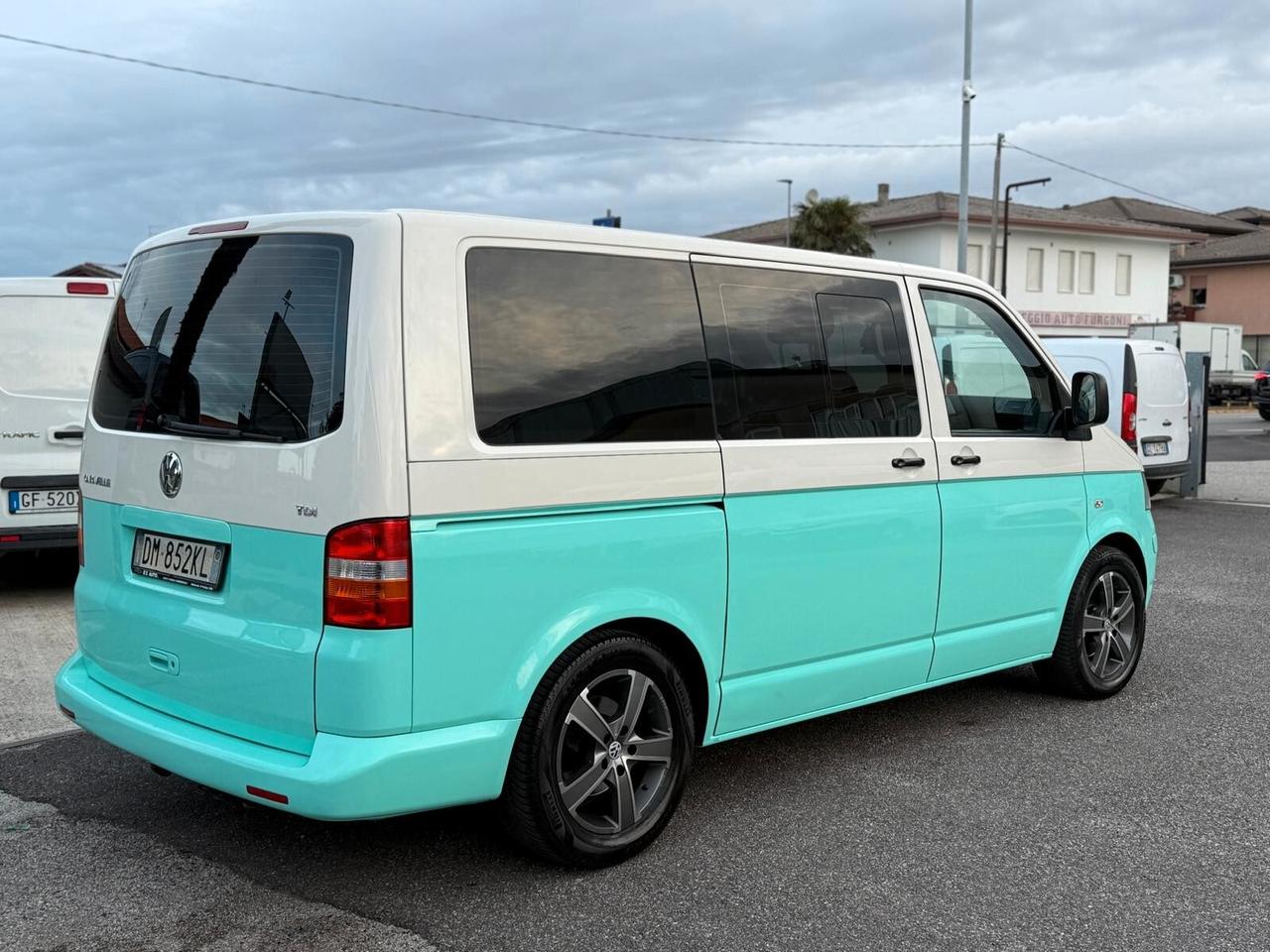 Volkswagen Transporter Caravelle T5 2.5 TDI/130CV PC