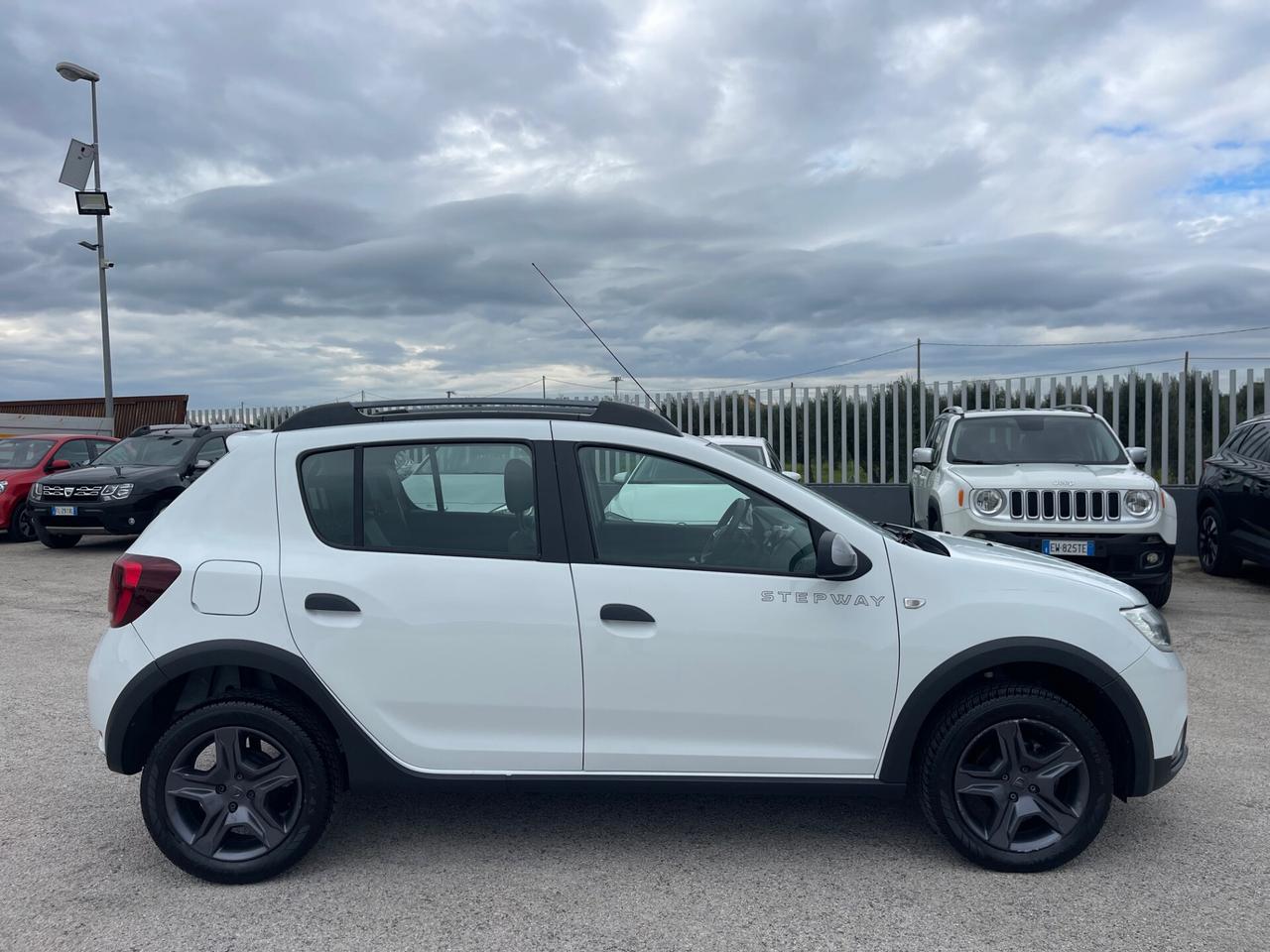 DACIA SANDERO STEPWAY 0.9 TCE GPL FULL LED MY17