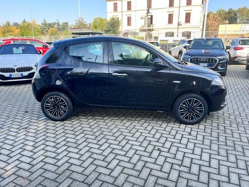 Lancia Ypsilon 1.0 FireFly 5 porte S&S Hybrid Oro