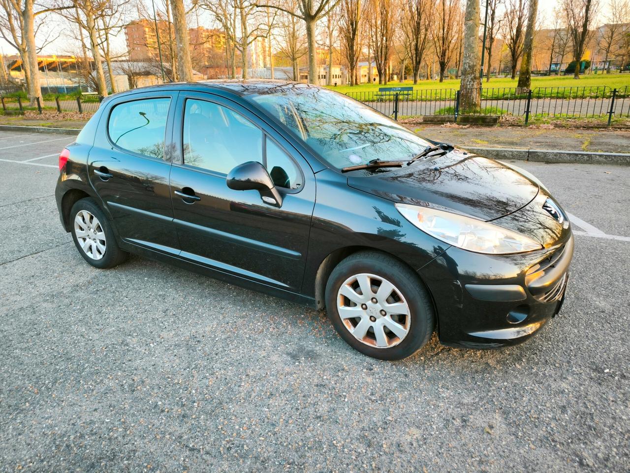 Peugeot 207 1.4 8V 75CV 5p. Energie Sport ECO GPL