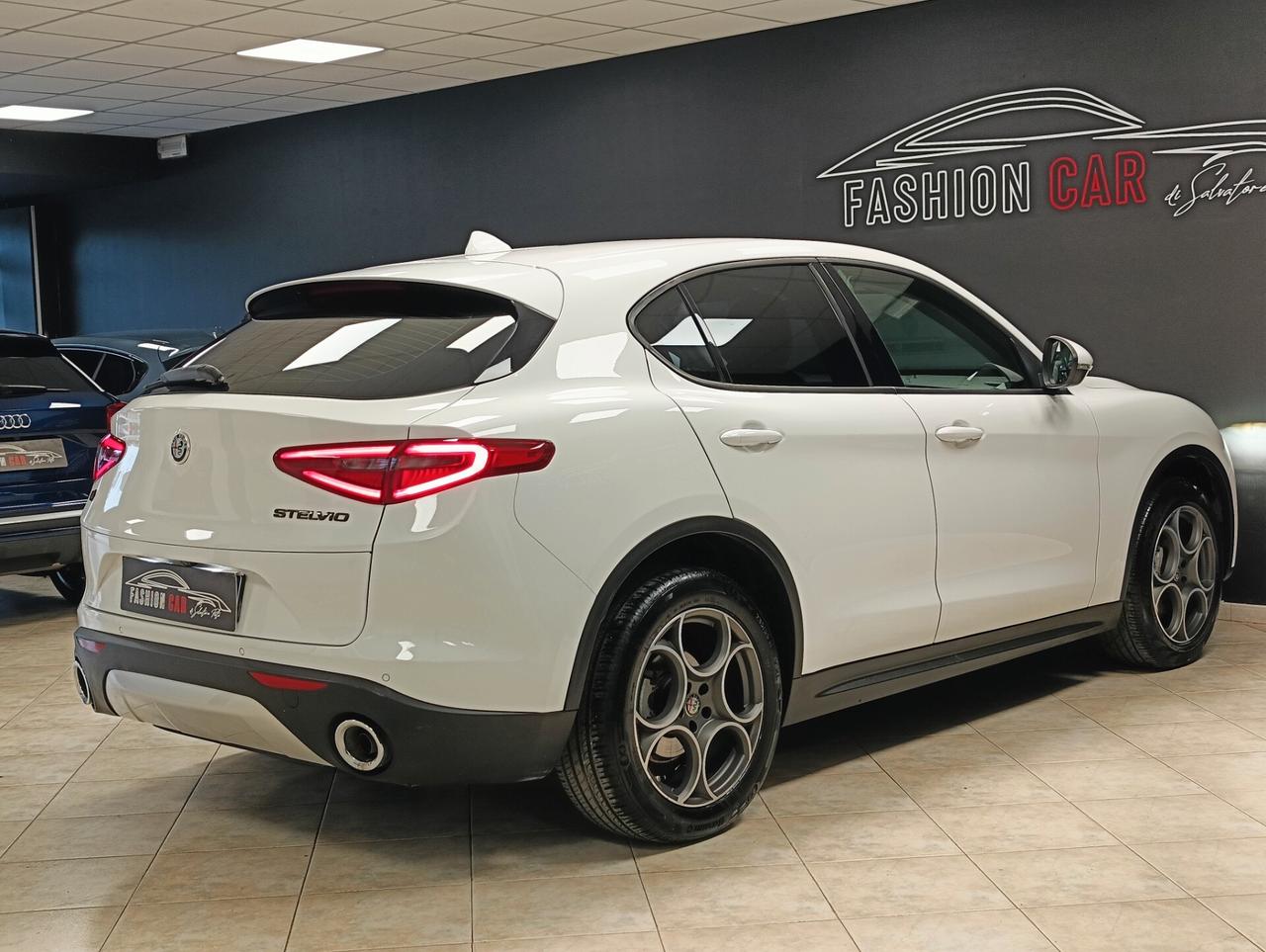 Alfa Romeo Stelvio 2.2 Turbodiesel 210 CV AT8 Q4 Super