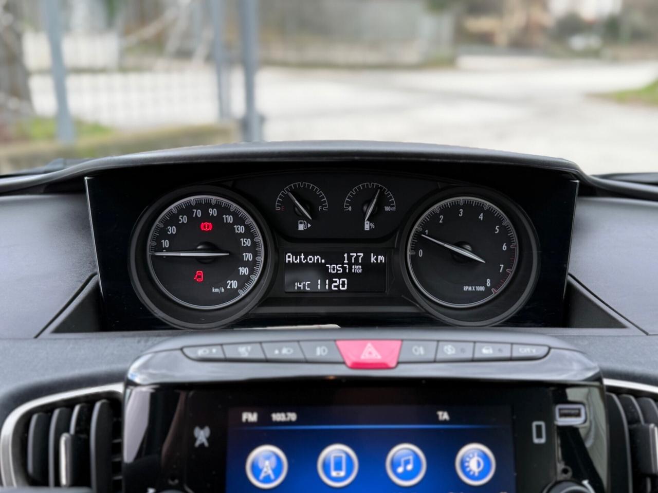 Lancia Ypsilon 1.0 FireFly S&S Hybrid Ecochic Gold