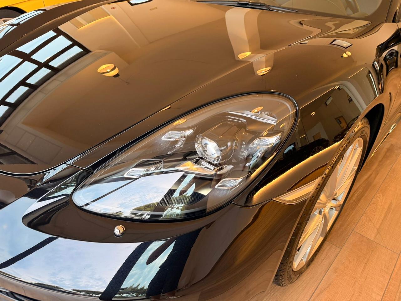 Porsche 718 Spyder Boxster 2.0