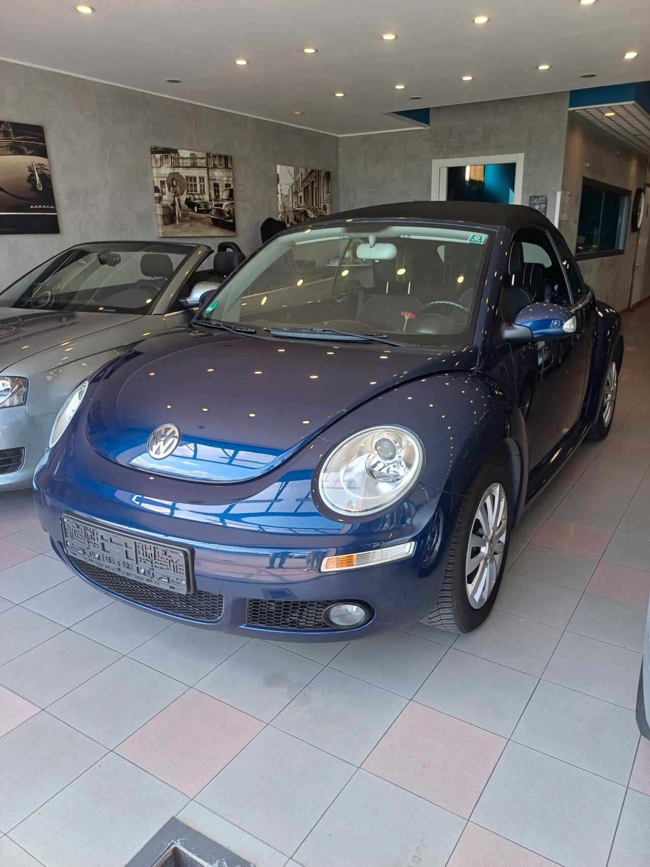 Volkswagen New Beetle 1.6 Cabrio NEOPATENTATI