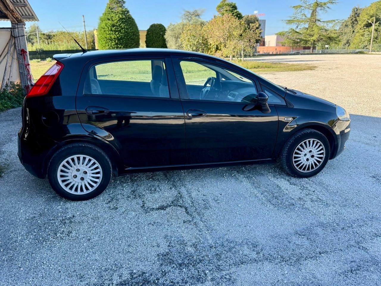 Fiat grande punto 1.2 benzina 65cv NEOPATENTATI