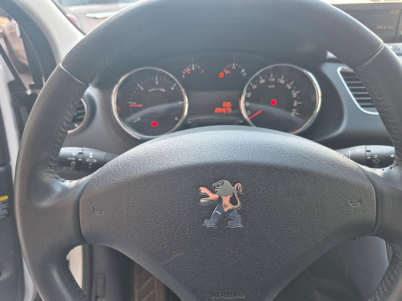 Peugeot 3008 1.6 HDi 112CV Business