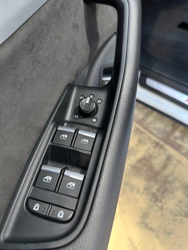 AUDI Q8 55 TFSI e Plug-in quattro S line -22" - B&O - FULL