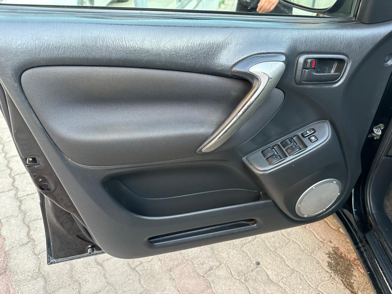 Toyota Rav 4 D4D 115 CV Gancio traino 5P 2004