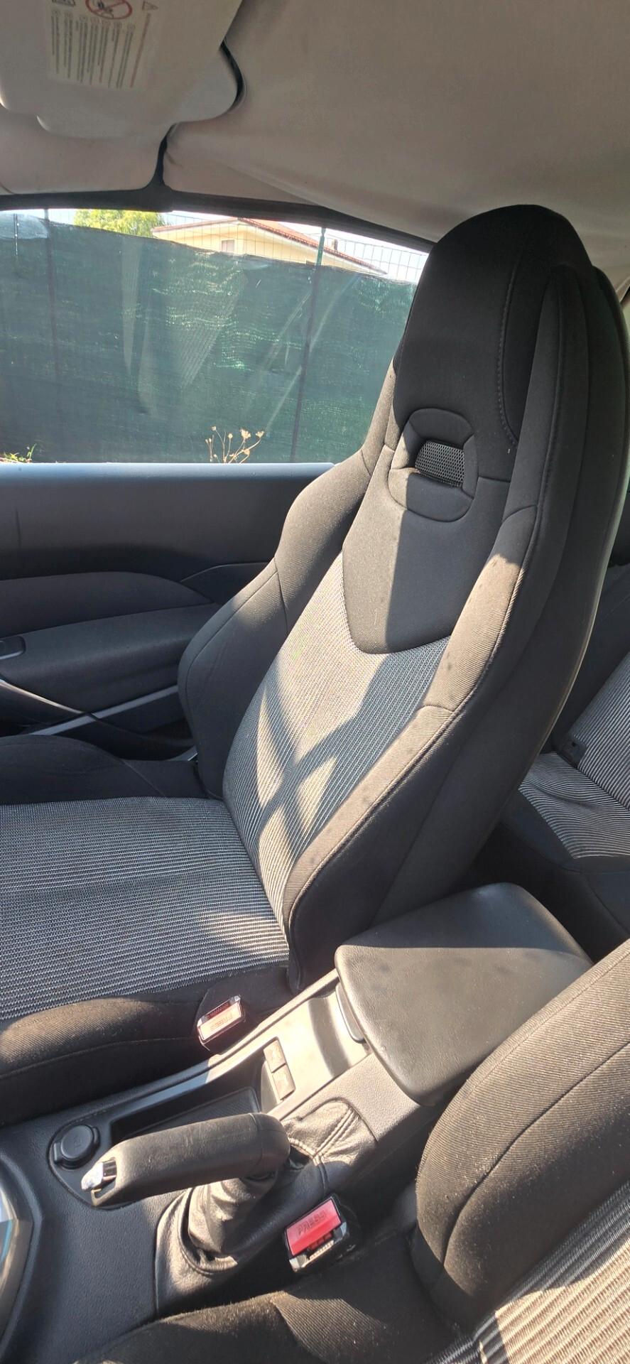 Peugeot 308 1.6 HDi 112CV CC Féline