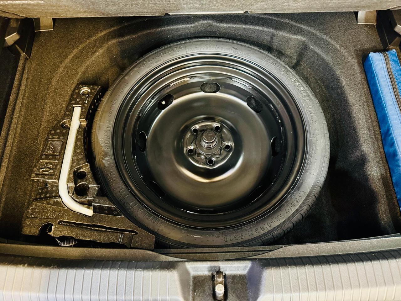 Volkswagen Golf VIII 1.0 eTSI EVO DSG Virtual - Automatica