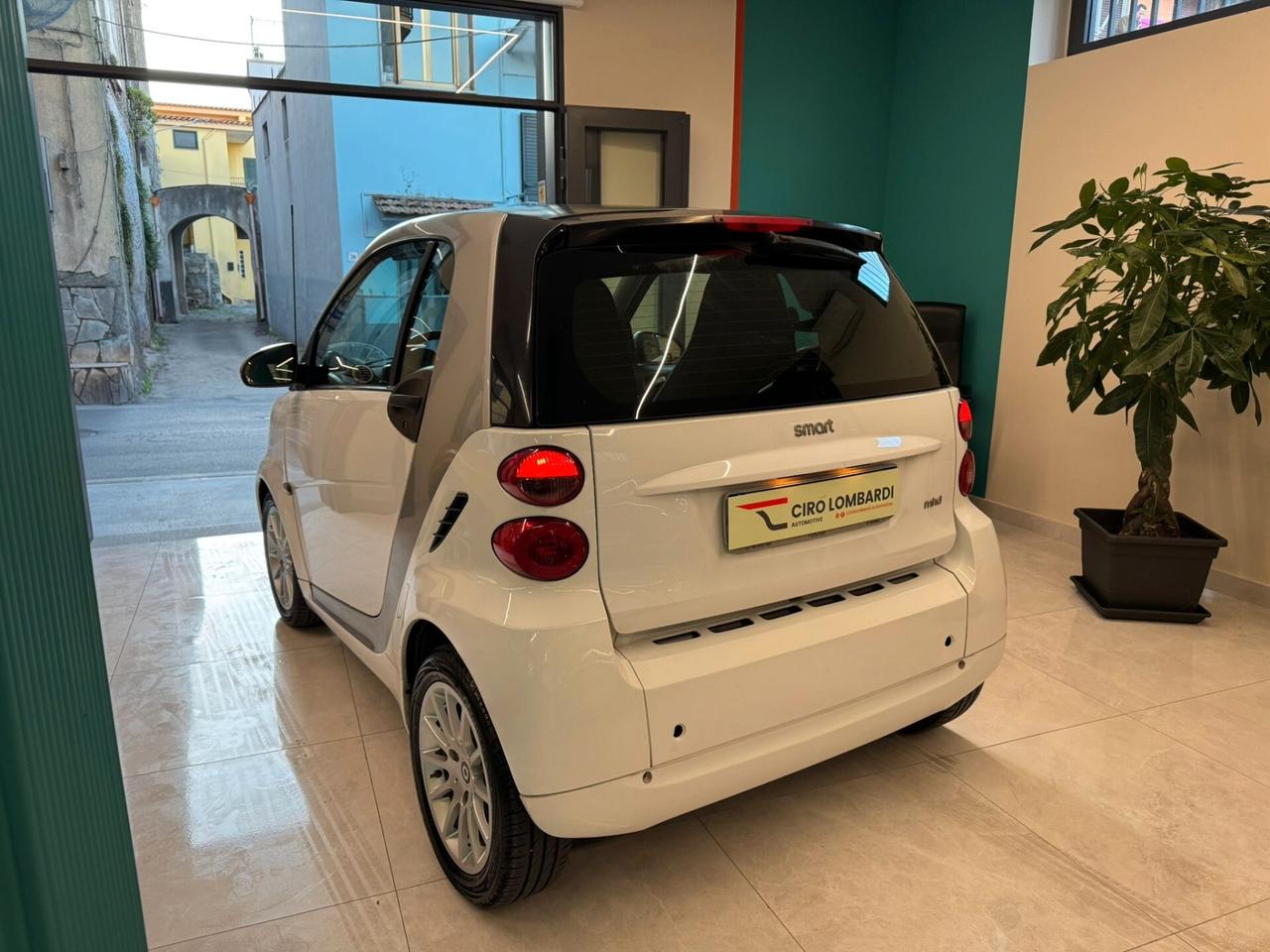 Smart ForTwo 1.0 70 cv MHD coupé White Tailor Made