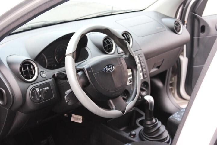 FORD FIESTA 1.2ie TECNO-GREY 5P ESTETICA COME DA FOTO CLIMATIZZATA ABS EBD RADIO CD ESENTE BOLLO