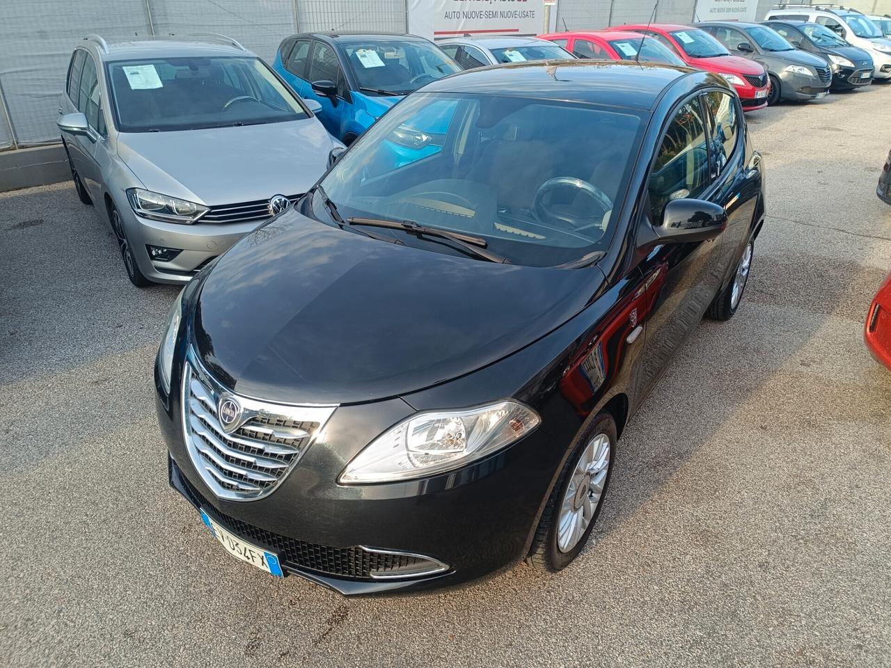 Lancia Ypsilon 1.2 69 CV 5 porte Platinum