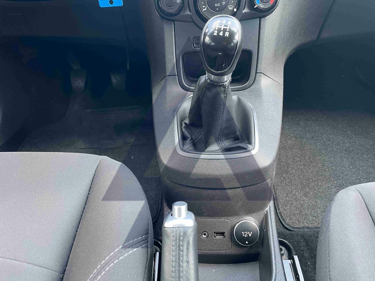 FORD Fiesta Van1.5 75cv tdci T4 POSTI