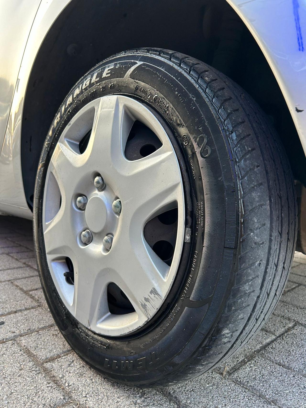 RENAULT CLIO 1.2 - OK NEOPATENTATI