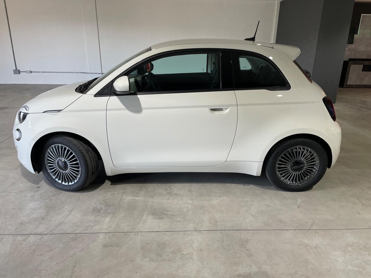 Fiat 500 500e Berlina 42 kWh Icon
