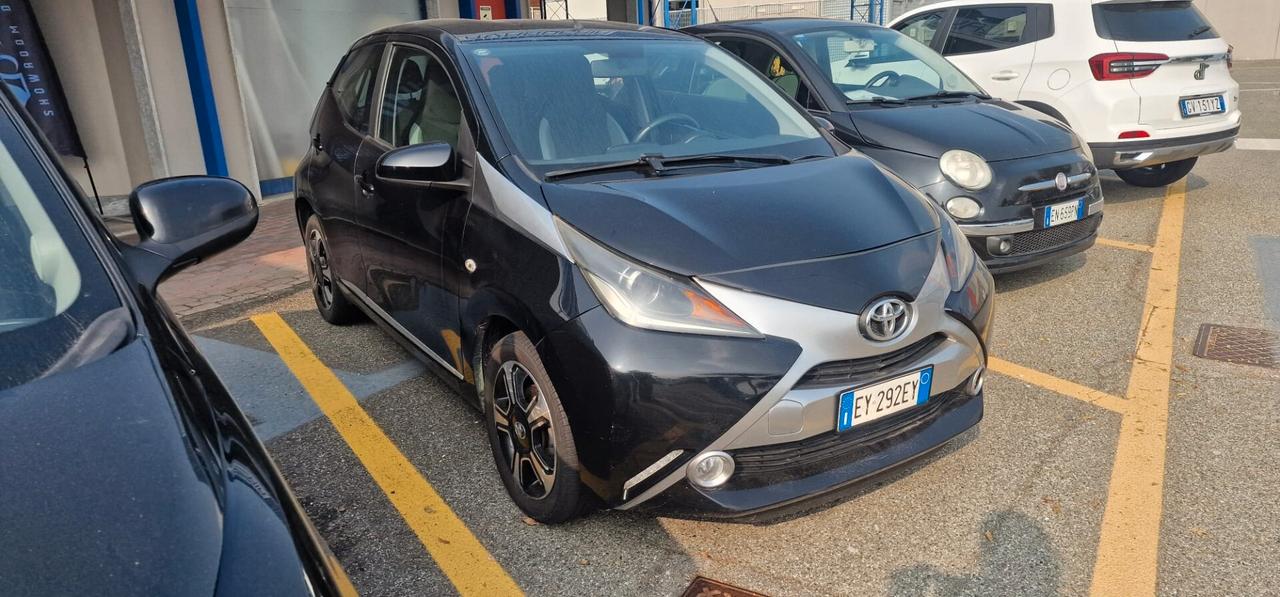 Toyota Aygo 1.0 VVT-i 69 CV 5 porte x-clusiv