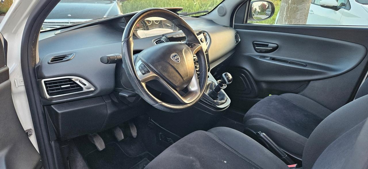 Lancia Ypsilon 1.2 69 CV 5 porte GPL Ecochic Silver