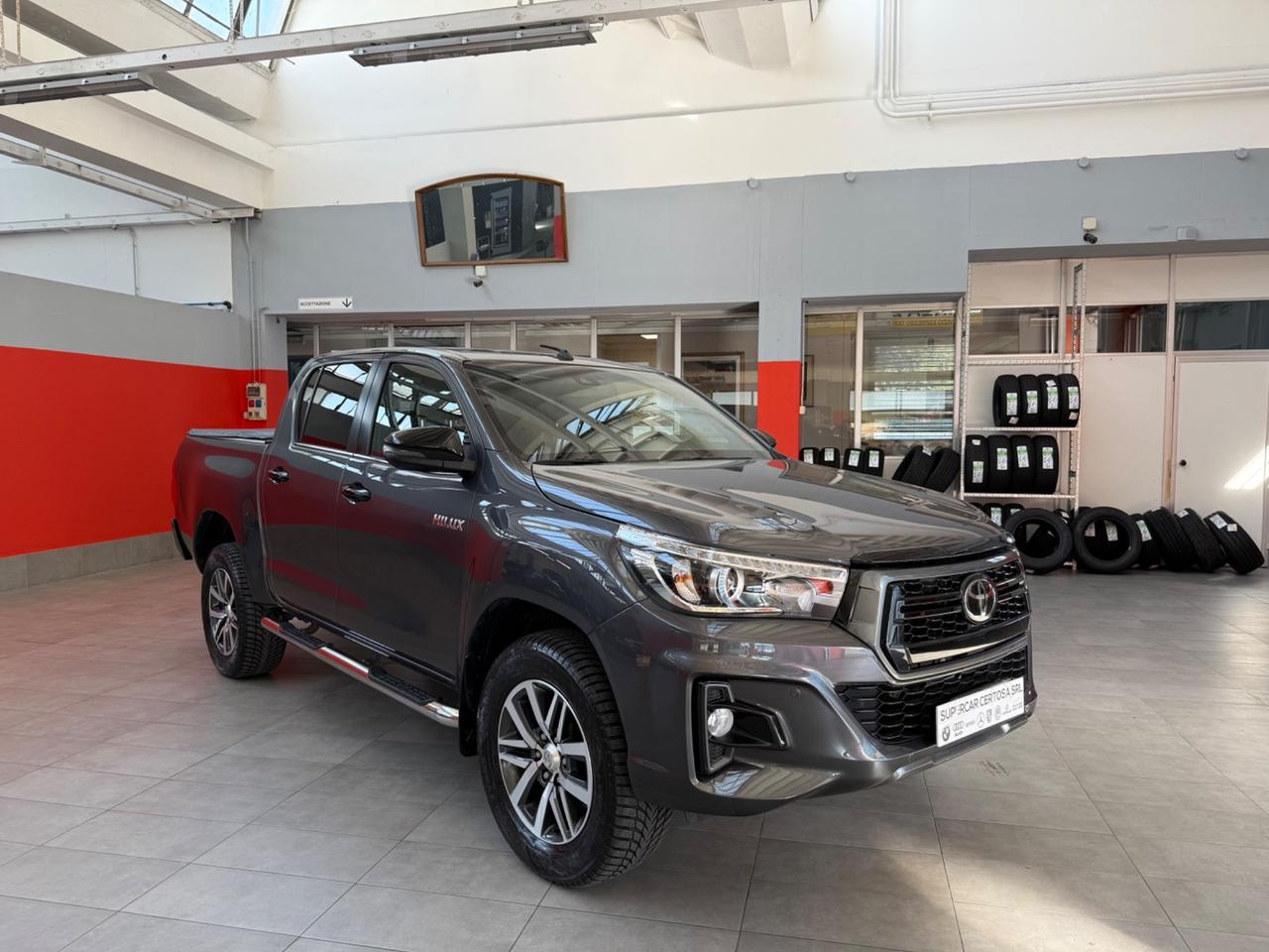 Toyota Hilux 2.4 D-4D A/T 4WD 4 porte Double Cab Lounge